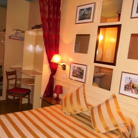 Hostal La Fontana-2